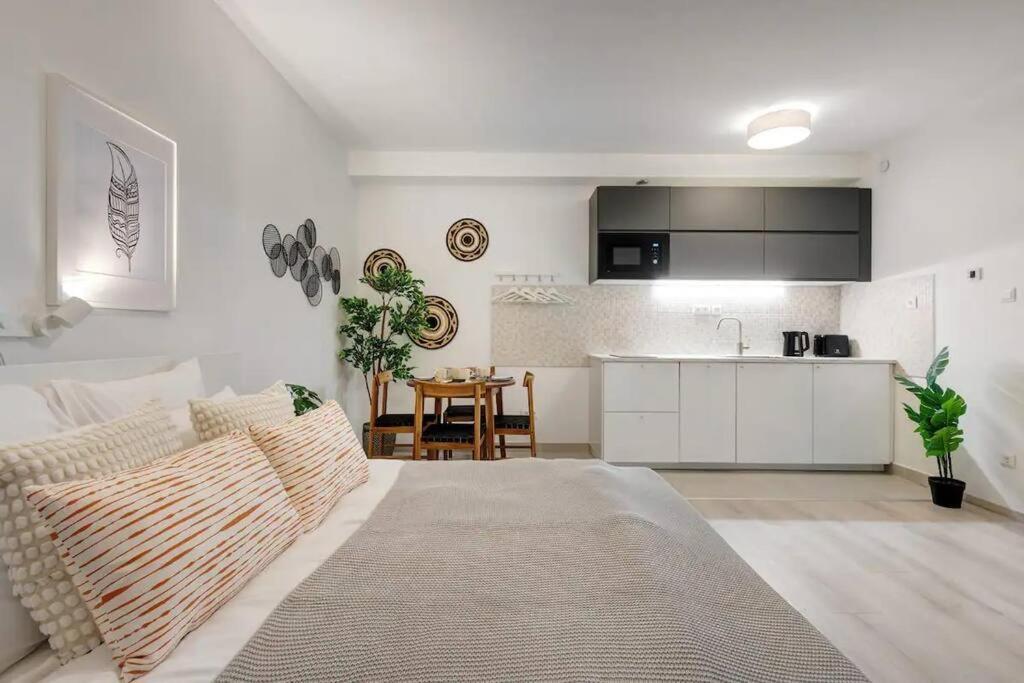 Terrace Vista-Modern 2Br Retreat — Photos 1